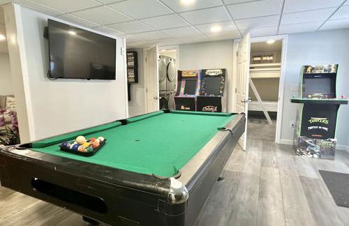 5BR Waterfront Hot Tub Kids Playscape Pets Family Compound! - Foto 69