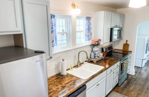 Cozy 2BR Apt w KING in historic dist. 1mi to sq. - Foto 45