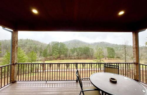 Charming, pet friendly cabin, perfect for fishing, family, hiking and R&R! 2 Bedroom Cabin by RedAwning - Foto 22