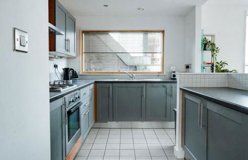 Chic 2BR City Centre Balcony Near Victoria St - Foto 28