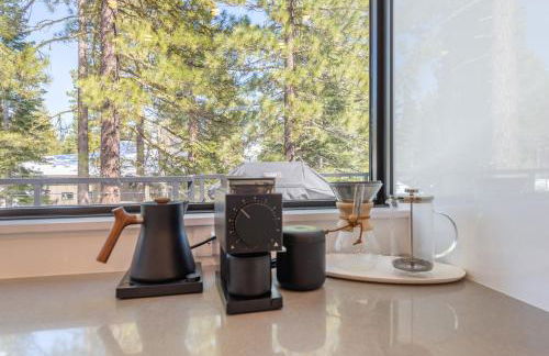 Modern Eco Retreat with Hot Tub and Views - Foto 53