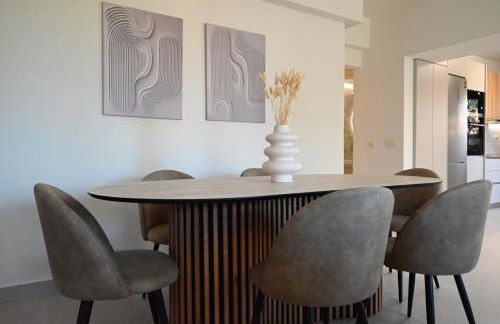 Unick Avra Luxury Living - Photo 2