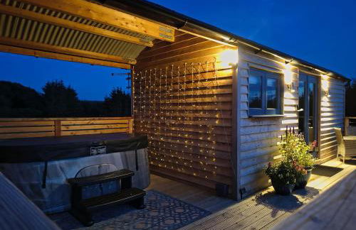 Fir Tree Shepherd's Hut - Photo 16