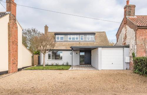 Chapel House, Alderton - Photo 6