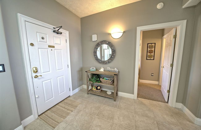 Stylish Oceanfront Condo with Beach and Picnic Area Access - Unit 1706 by RedAwning - Foto 21