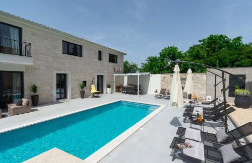 Designer Villa Simone - Modern & Heritage Style with Office - Foto 25