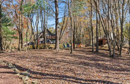 Lakefront with Beach Game Room Fire-pit and More - Foto 36