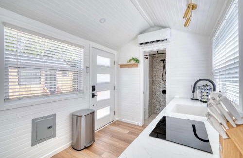 Stay Portland - Teal & Terrazzo Bright Portland Tiny Home - Photo 8