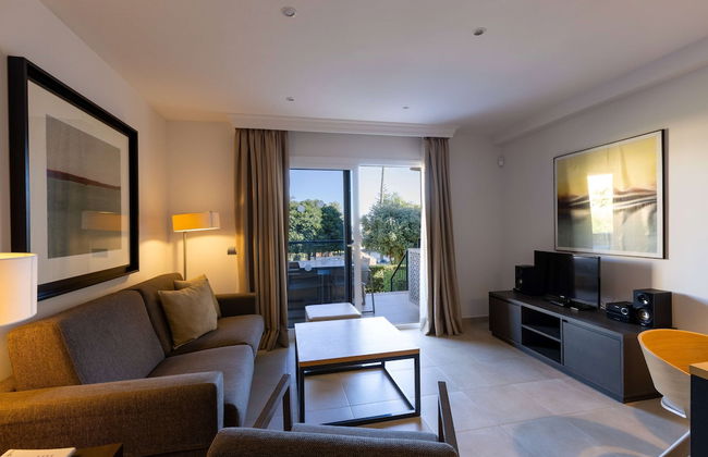 Ramada Hotel & Suites by Wyndham Costa del Sol - Photo 39