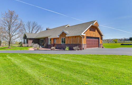 Geneva Family Home with Patio Near Seneca Lake! - Foto 3
