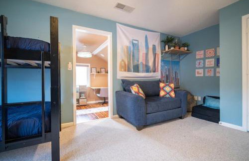 Tropical Oasis with Tiki Bar, Firepit, Seasonal Pool - Foto 52