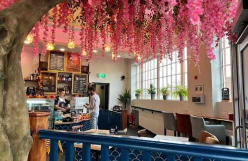 Vale View Apartment, Prestatyn, North Wales - a stylish, dog-friendly holiday let just a 5 min walk to beach & town! - Foto 50