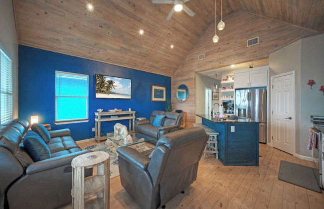 Waterfront, Shared Boat Dock & Pool w/ Views Ariels Grotto by Avantstay - Foto 6