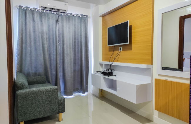 Homey and Comfy 2BR at Vida View Apartment - Foto 17