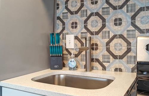 Heart of Westport 1BR - Photo 11