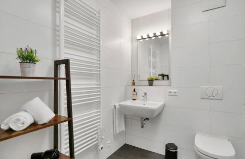 INhome Studio Apartment - Küche - Parken - TV - Foto 24