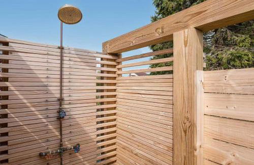 Stunning luxury Retreat I Wineries & Fall Farm Fun - Photo 67