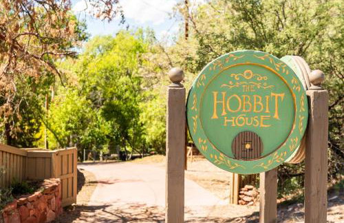 Myrinn-Hobbit Cottage on the Creek Storybook Stay - Foto 5