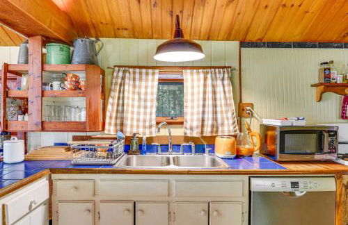 Saranac Lake Cabin with Deck Pets Welcome! - Foto 6