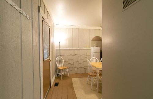 Downtown 2 Bedroom Cottage, Sleeps 6, Walking Distance to Honeywell, Downtown Restaurants, Shopping - Foto 10