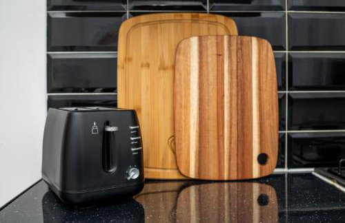 Modern 3 bedroom House - Parking - Sleeps 6 - Foto 3