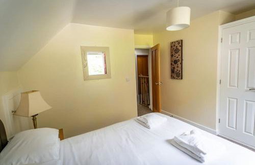 Norbury, woodland lodge with hot tub for 12 - Foto 31