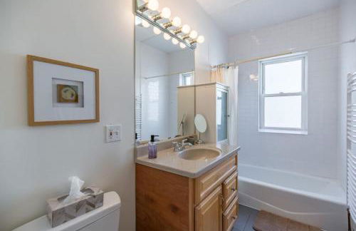 Peaceful Oasis on Munjoy Hill 2nd flr 3BR parking - Foto 27