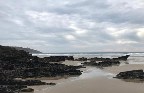Romantic cliff top chalet at Whitsand Bay beach - Photo 18