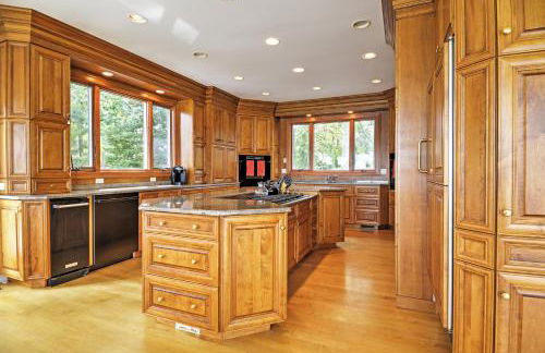 Elegant Riverfront Home with Expansive Views - Foto 6