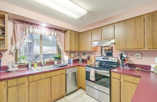 Cute Hoodsport Cottage Close to Lake Kokanee! - Foto 14