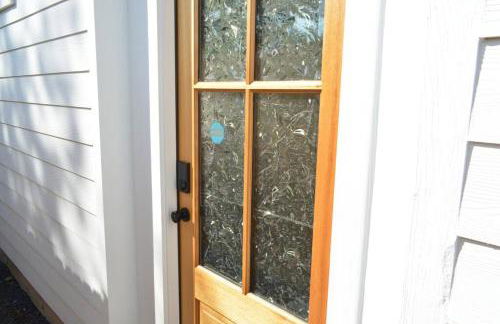 Tranquil Downtown Escape with Backyard - Photo 28