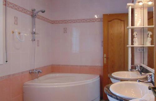 Basketball court, pool, BBQ, gardens, seaviews - Foto 3