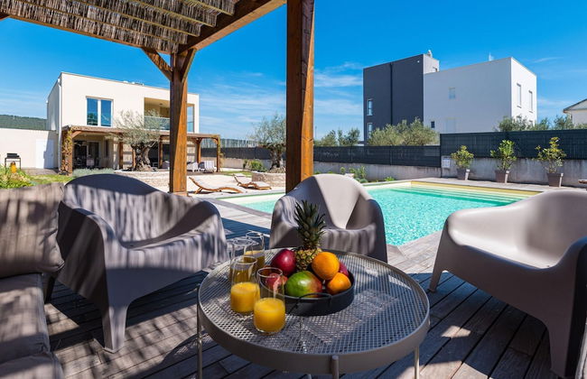 Nice Villa With Private Pool, Fenced Garden, Roofed Terrace, Near the Beach - Foto 24