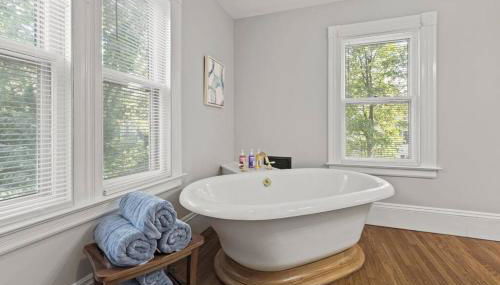 Prime West Hartford Center Location- Historic Gem - Foto 4