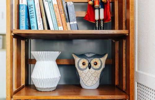 Cozy stay at Twin Treehouse in UT, Moody with Free parking - Photo 15