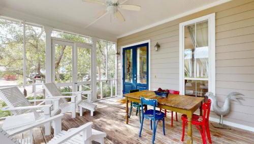 Coastal haven near the beach off scenic 30A with two pools & porch- dog-friendly - Foto 4