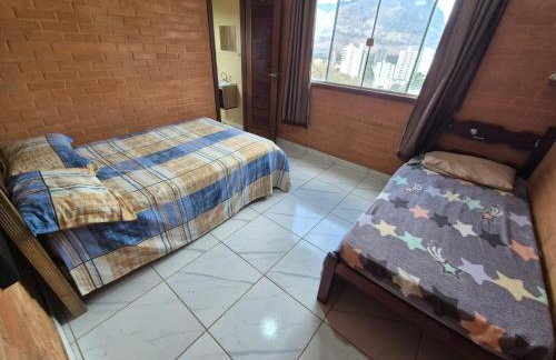 Flat com 2 quartos 2 banh AR e uma vista espetacular na área central de GV com cozinha completa-Bom p grupos ou familias ou empresas - Foto 25