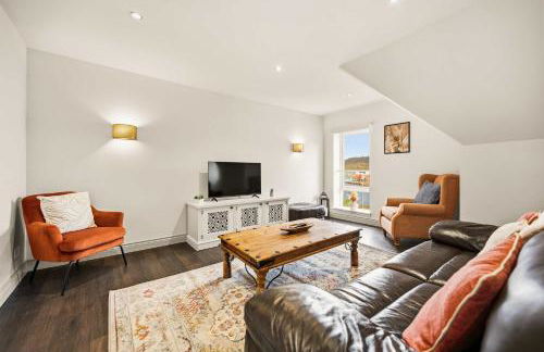 Stunning Sea Views - 3BD & Free Parking - Foto 1