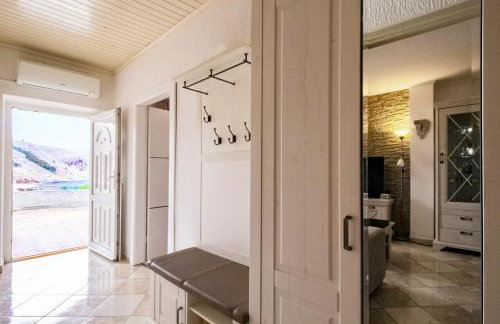 Toncica Sunny terrace with seaview and shaded BBQ area - Foto 14