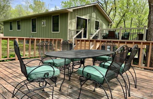 Family-Friendly 3BR Home w Bunk Room & Yard - Photo 43