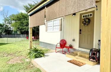 Route 66 Pop Stop-Minutes to Main St - Foto 37