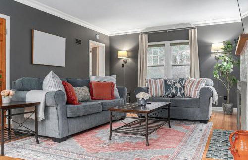 Peaceful Hillside Retreat Firepit & Spacious Yard - Photo 5