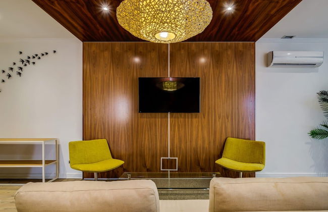 Contemporary Apartment Close to the Radisson Majolica - Photo 36