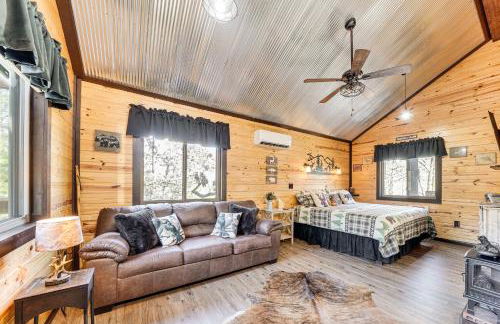 Bluebird Treehouse Near Kiamichi Mtns with Hot Tub - Foto 3