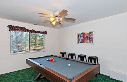 Mountain Palette by Avantstay Hot Tub, Game Room, Deck, Sweeping Views! - Photo 34