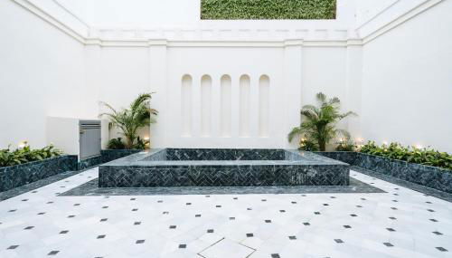 Luxurious Apartment with Andalusian Patio and Pool, Facing the Cathedral - Foto 4, Garden