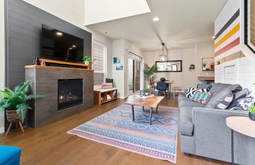 THE PENDLETON - Walkable - Arcade Loft - Modern- Light & Bright - Photo 2