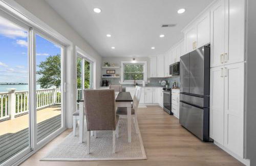 Waterfront Renovated Apartment - Foto 13