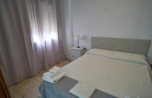 Apartamento con piscina solo en temporada - Foto 7