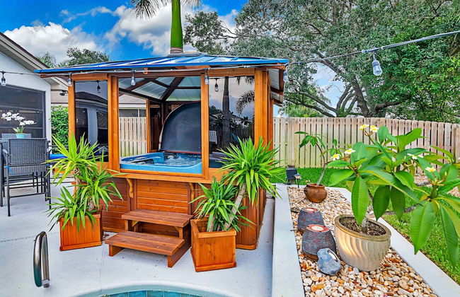 Urban Oasis W/hot Tub, Heated Pool And Private Movie Theater 2 Bedroom Home by RedAwning - Foto 73